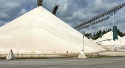 Big Heaps of fine White Sands with Conveyor Belts in Florida quarry